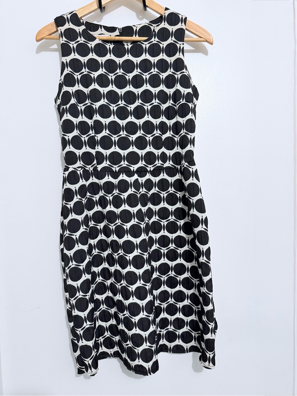 Sleeveless Black & White Geometric Circle Mini Dress